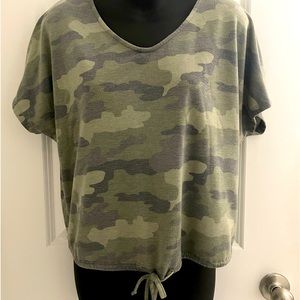 Como Vintage Camouflage Semi-cropped front tie Top